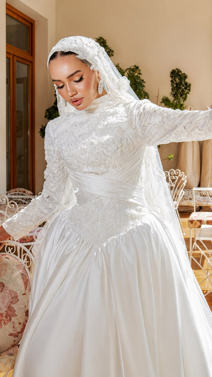 The Ivory Garden | Look 2