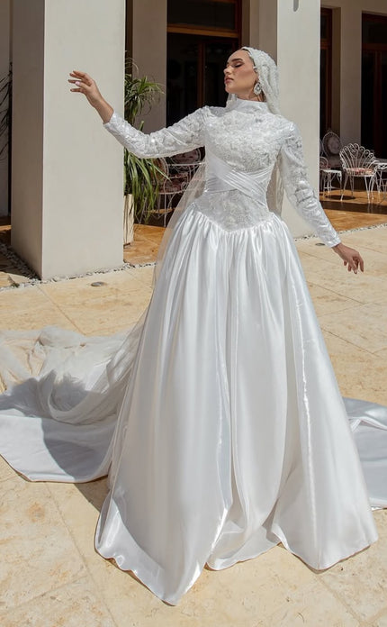 The Ivory Garden | Look 2